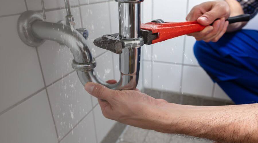 Expert burst pipe repair services in Colquitt, GA